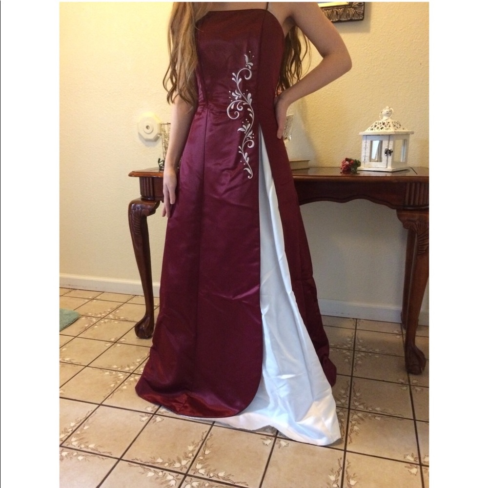 Stunning Red & White Prom/Formal Dress!